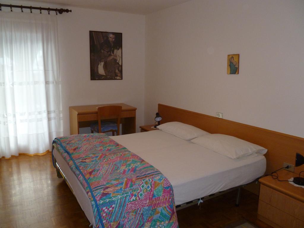 Vila Majon Di Roces Canazei Pokoj fotografie